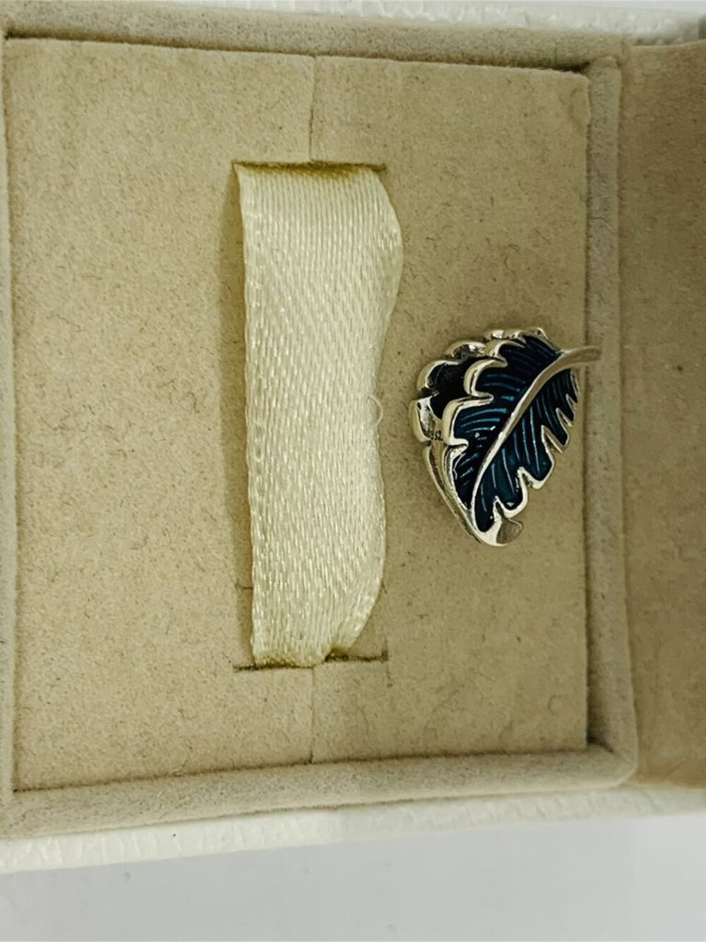 ✨🔥Pandora Blue Curved Feather Charm Nature and Celestial Pendant - Picture 5 of 6